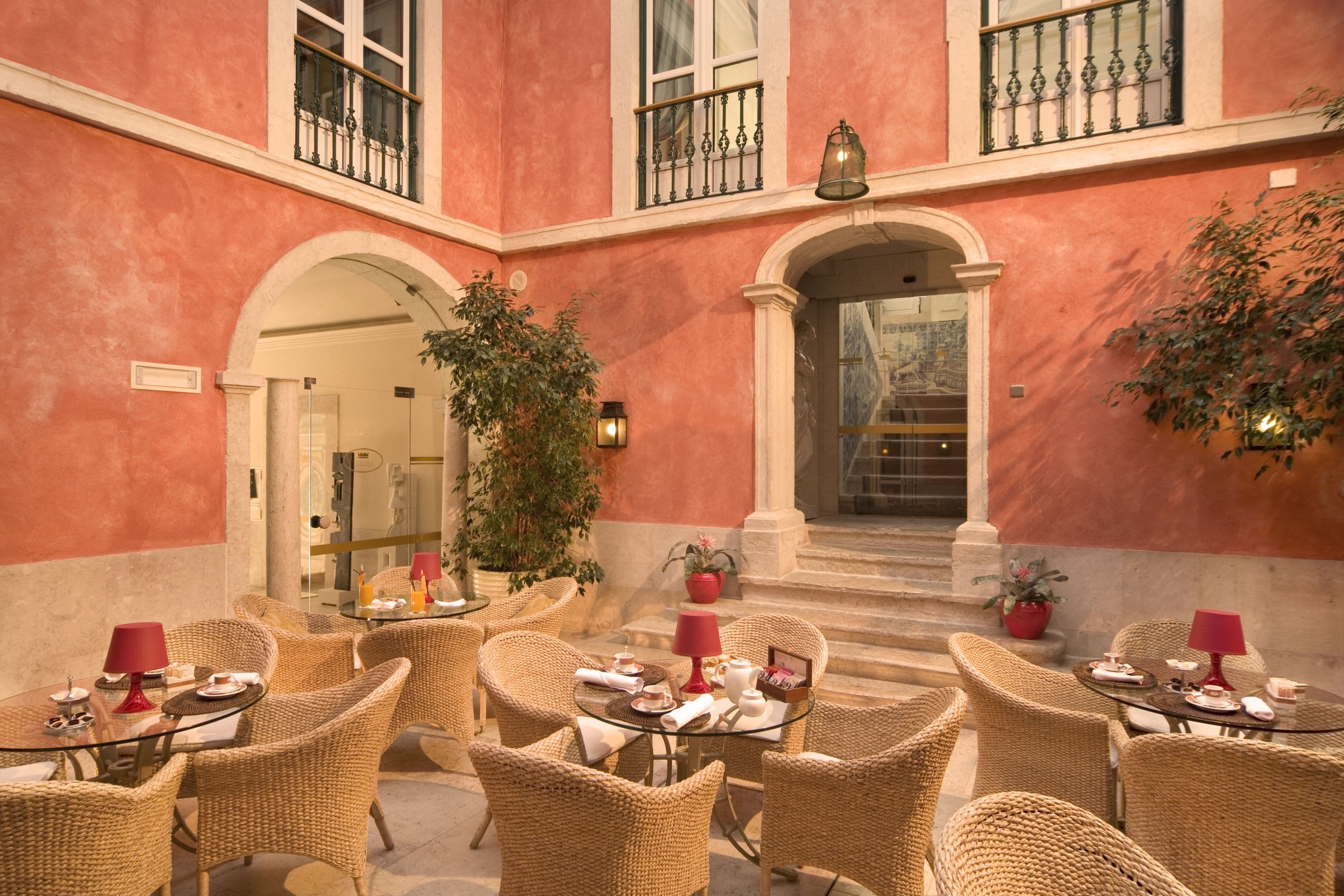 Palacete Courtyard | Hotel Real Palácio