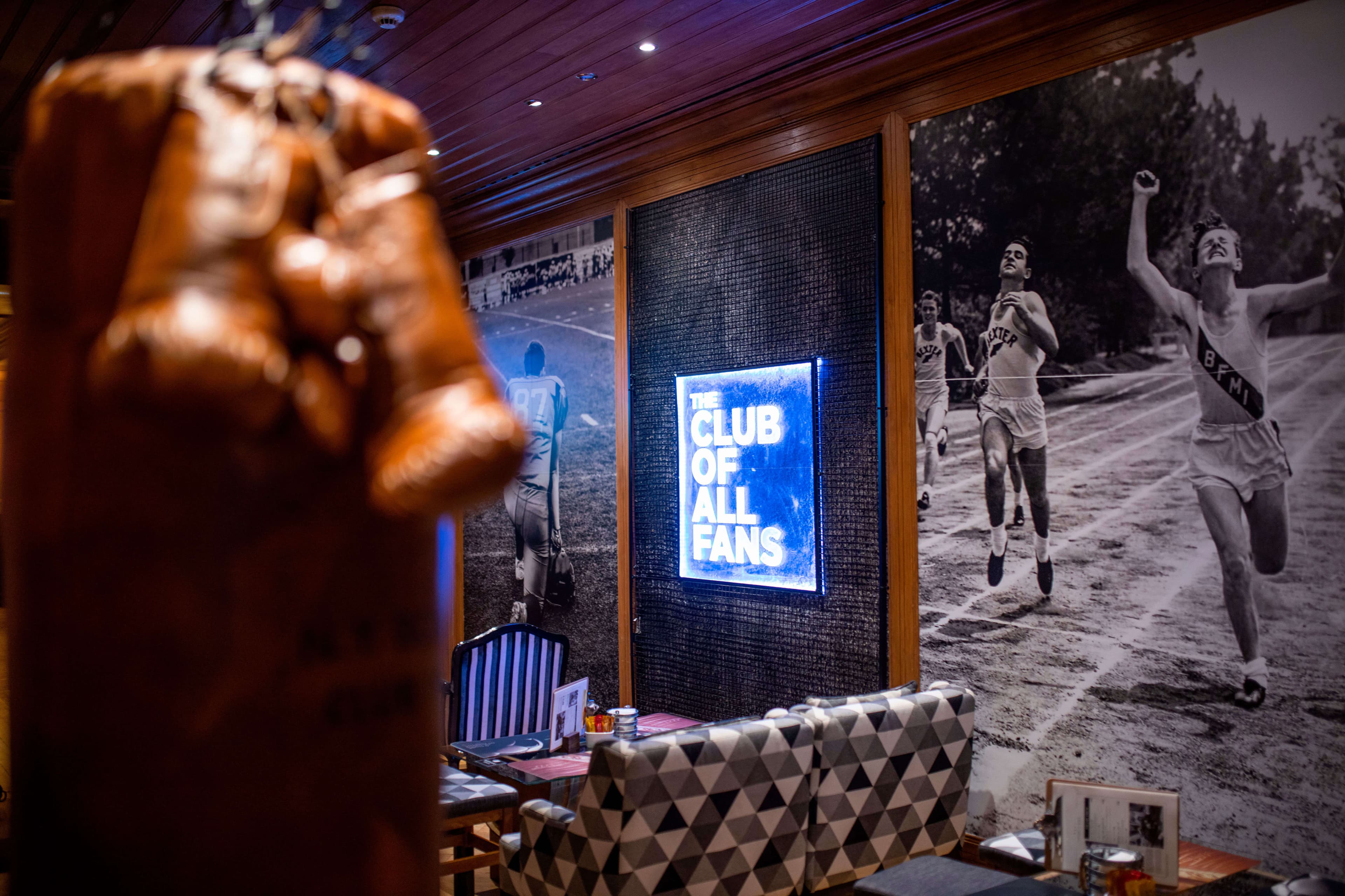 Real Sports Bar